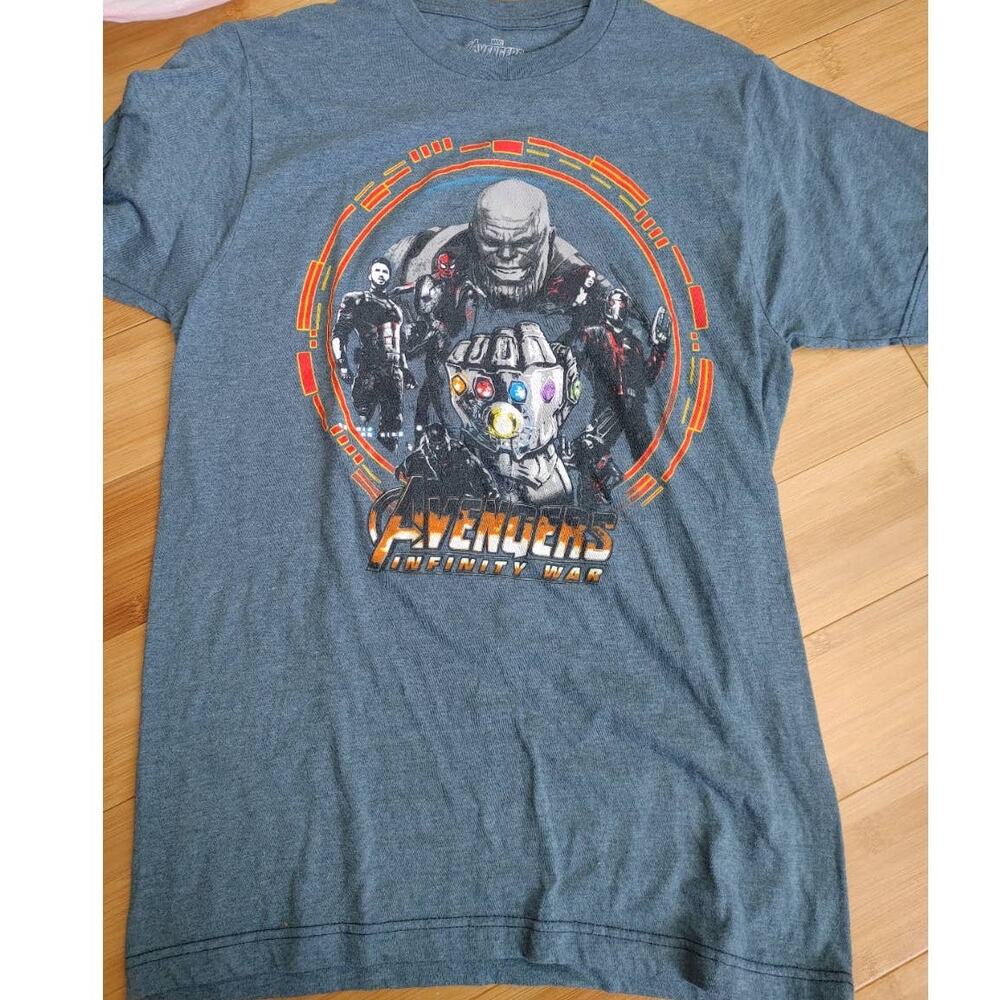 Marvel The Avengers Crew Neck Tshirt Small